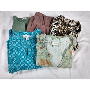 Womens Top Bundle 5 Medium Short Sleeve Floral Animal Print Mixed Patterns